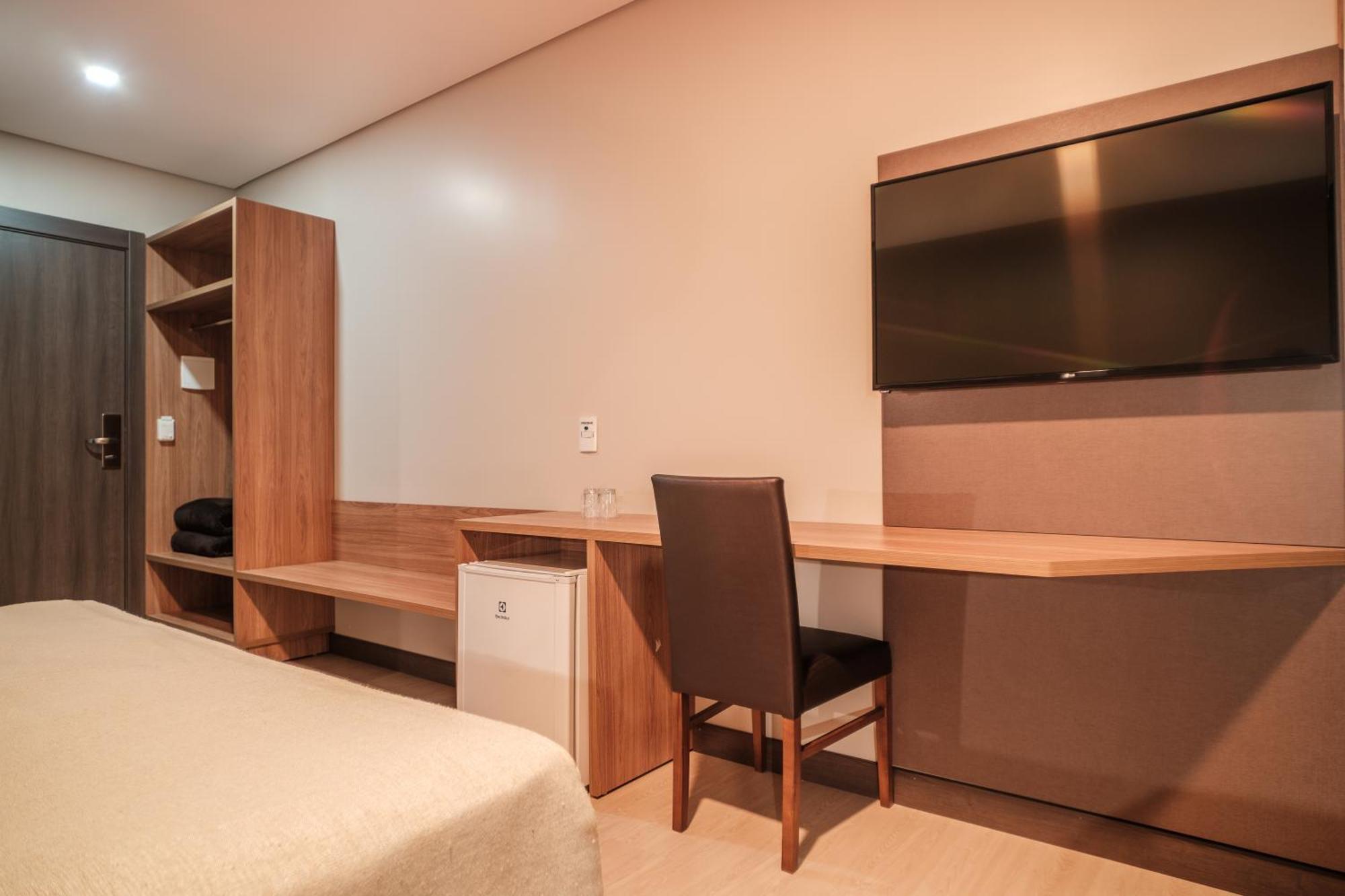 Bello Hotel Толедо Екстериор снимка