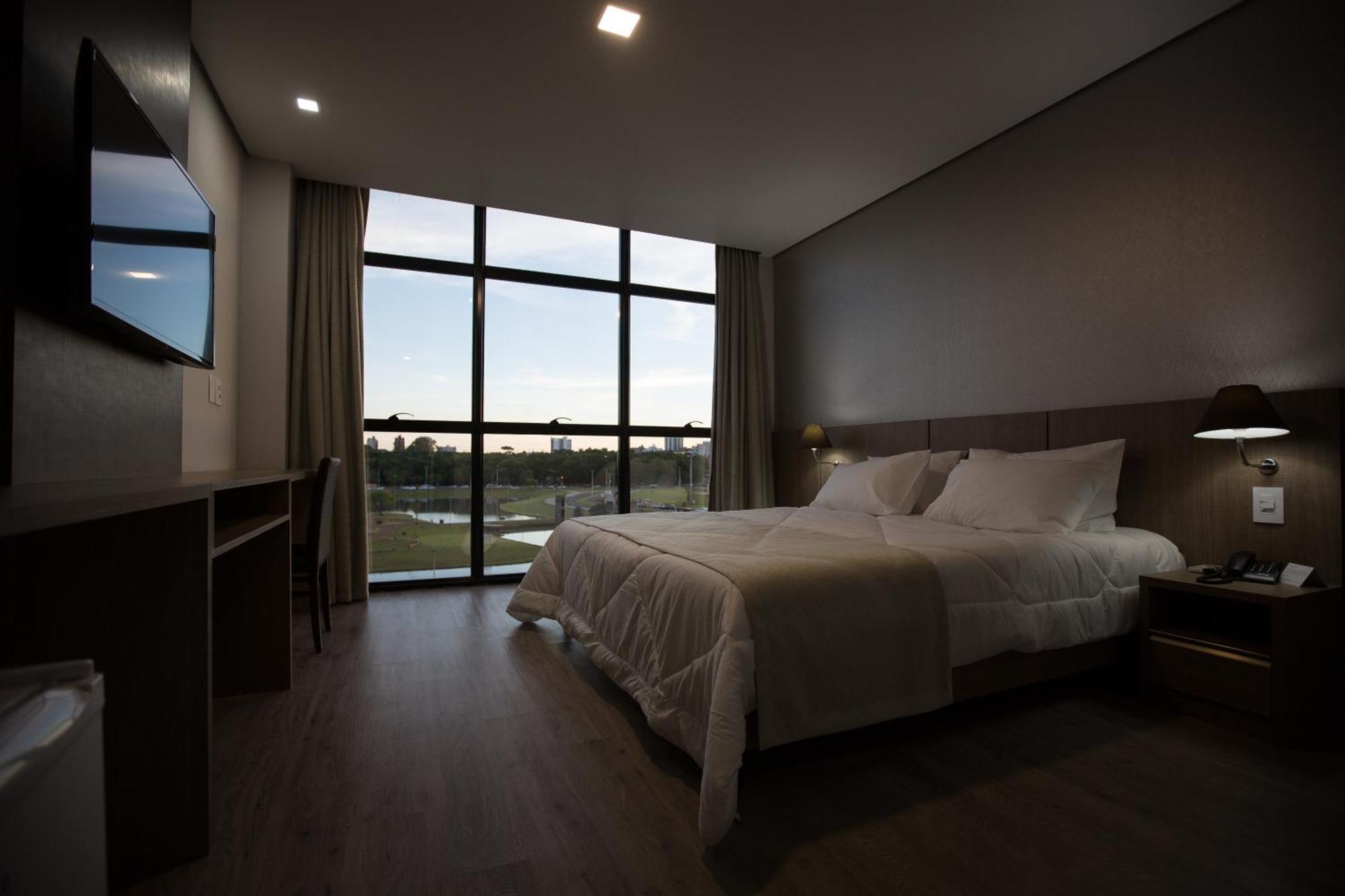 Bello Hotel Толедо Екстериор снимка