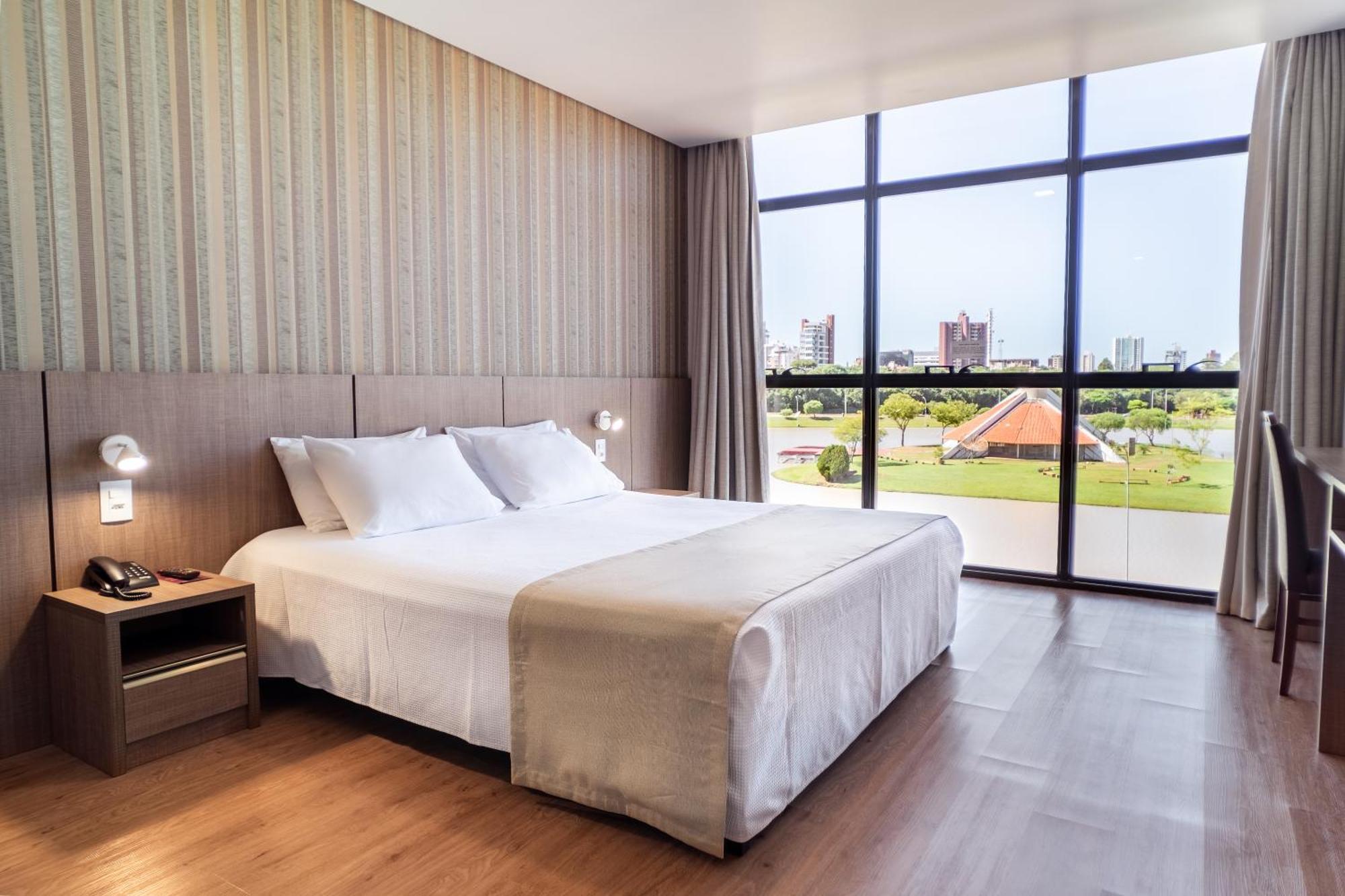 Bello Hotel Толедо Екстериор снимка