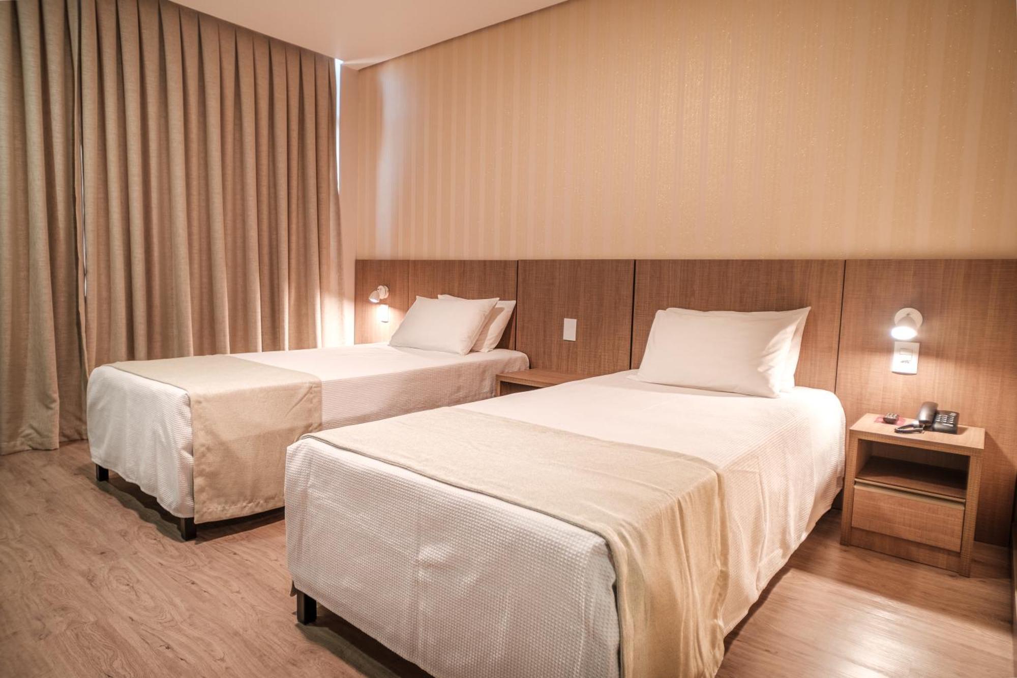 Bello Hotel Толедо Екстериор снимка