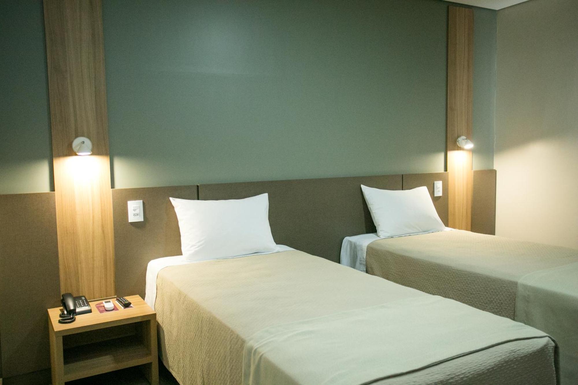 Bello Hotel Толедо Екстериор снимка