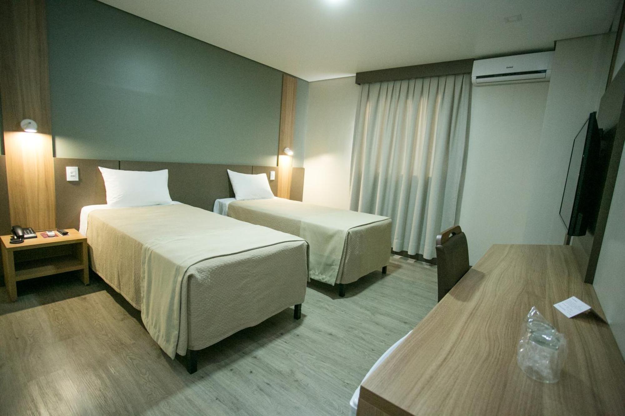 Bello Hotel Толедо Екстериор снимка