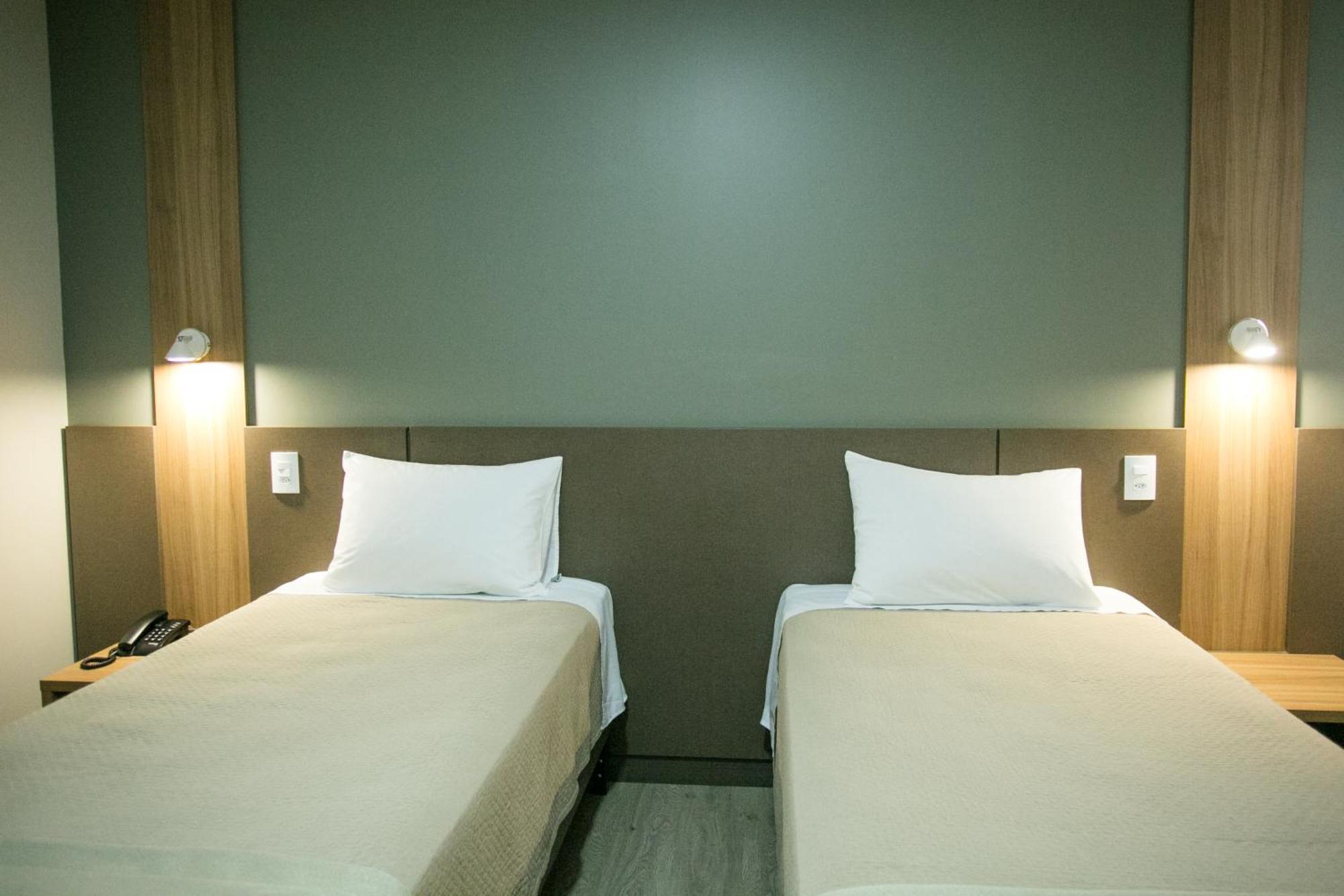 Bello Hotel Толедо Екстериор снимка