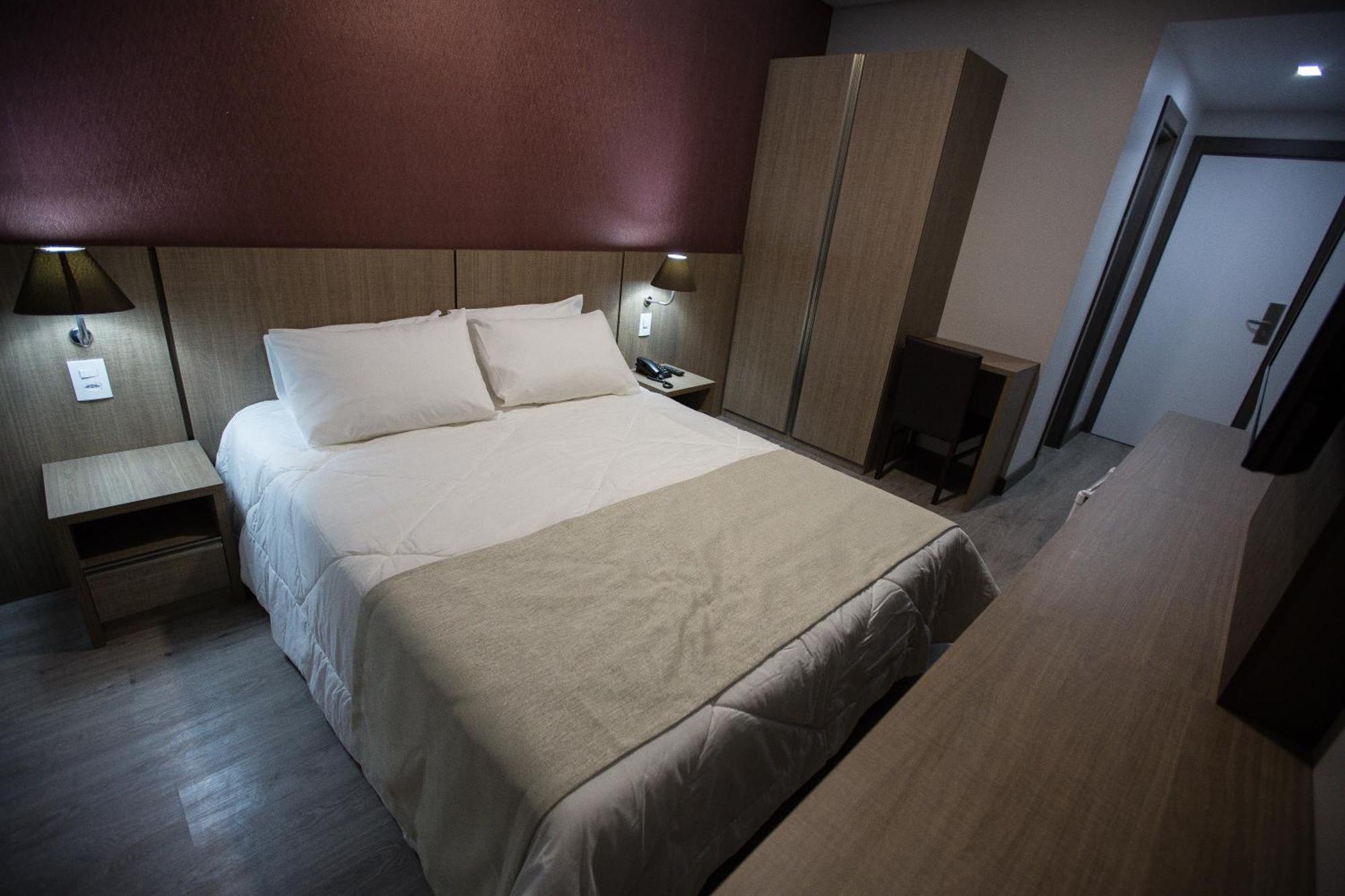 Bello Hotel Толедо Екстериор снимка