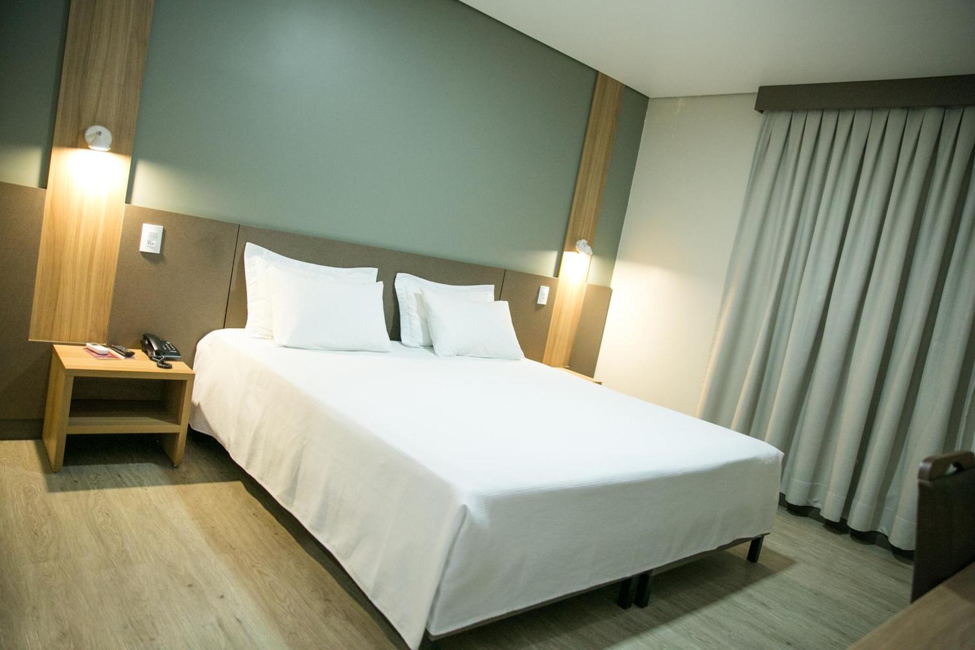Bello Hotel Толедо Екстериор снимка