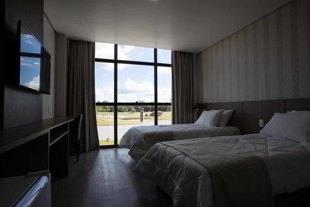 Bello Hotel Толедо Екстериор снимка